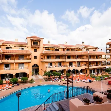Spacious & Stylish Los Cristianos Apartment *