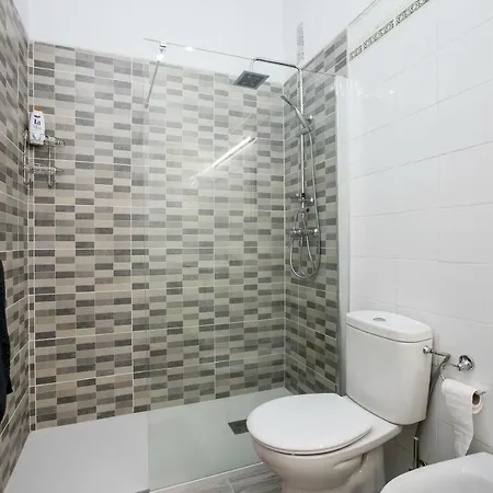 Spacious & Stylish Los Cristianos *